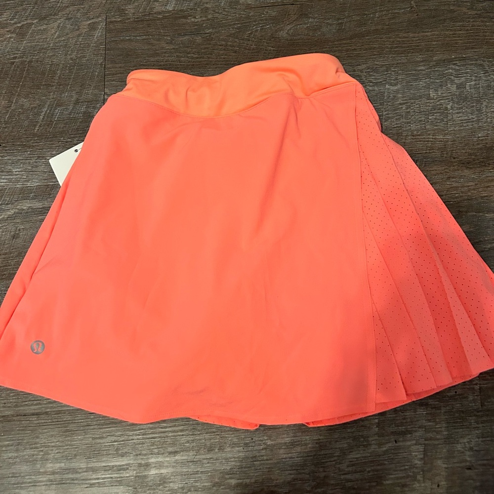 coral LuluLemon skirt